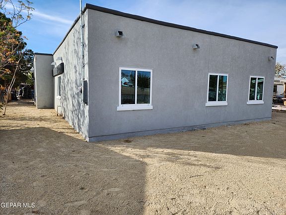 4th image of 305 Guadalajara Dr