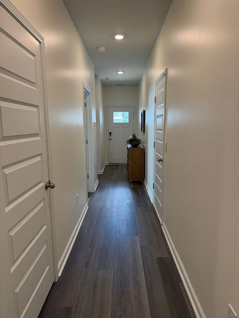 Adorable Ranch Style Home with Fenced Backyard! — Photo 2