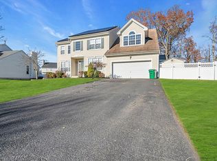 11 Knightsbridge Pl, Jackson, NJ