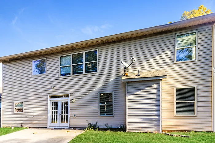 209 McEwen Ct — Photo 15
