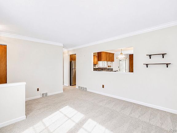 3rd image of 4644 Kingsley Dr