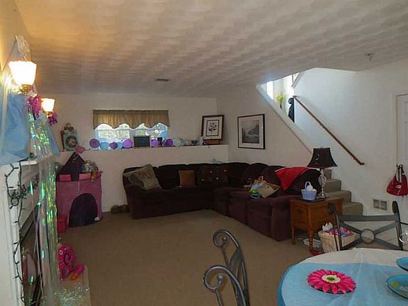 5th image of 75 Remington Farm Dr