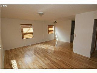 3rd image of 8611 N Drummond Ave