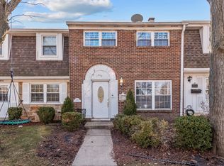 810 Bishop Ct, Schaumburg, IL 60194