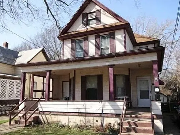 916 W 11th St, Erie, PA 16502