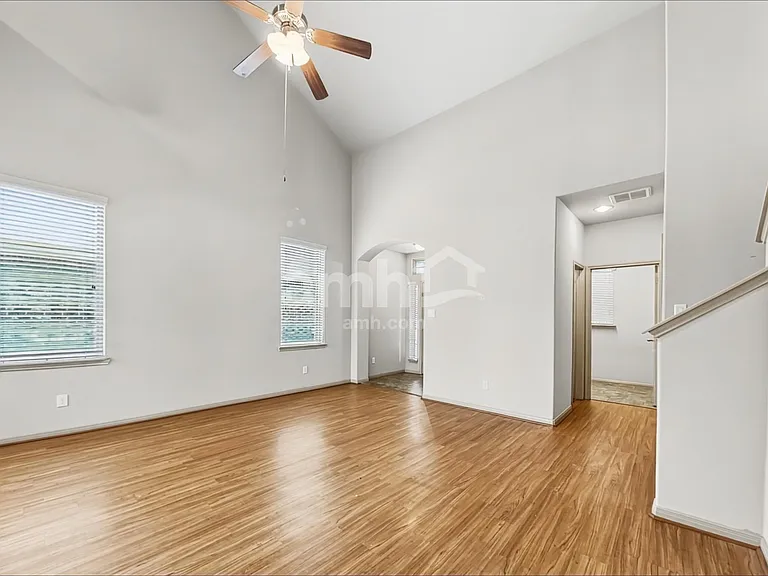 2201 Jefferson Crossing Dr — Photo 7