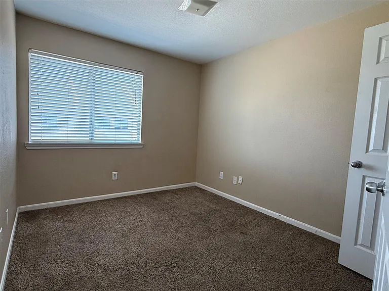 1625 Townhome Ln — Photo 8
