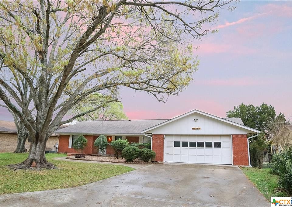 1st image of 1153 Fox Run Cir