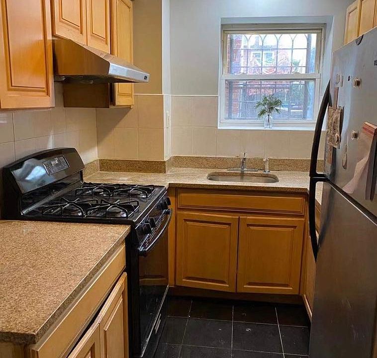 1st image of 160-22 43rd Ave Floor 1