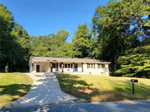 3263 Dodson Dr, East Pt, GA 30344