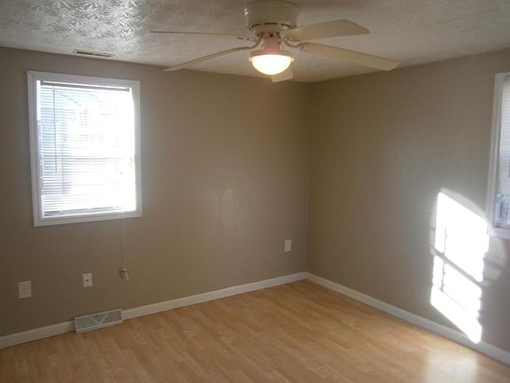 3rd image of 4827 Midway Ave