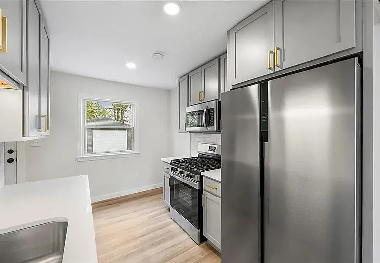 13410 Wainfleet Ave — Photo 8