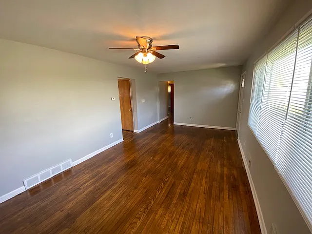 3579 Eakin Rd — Photo 2