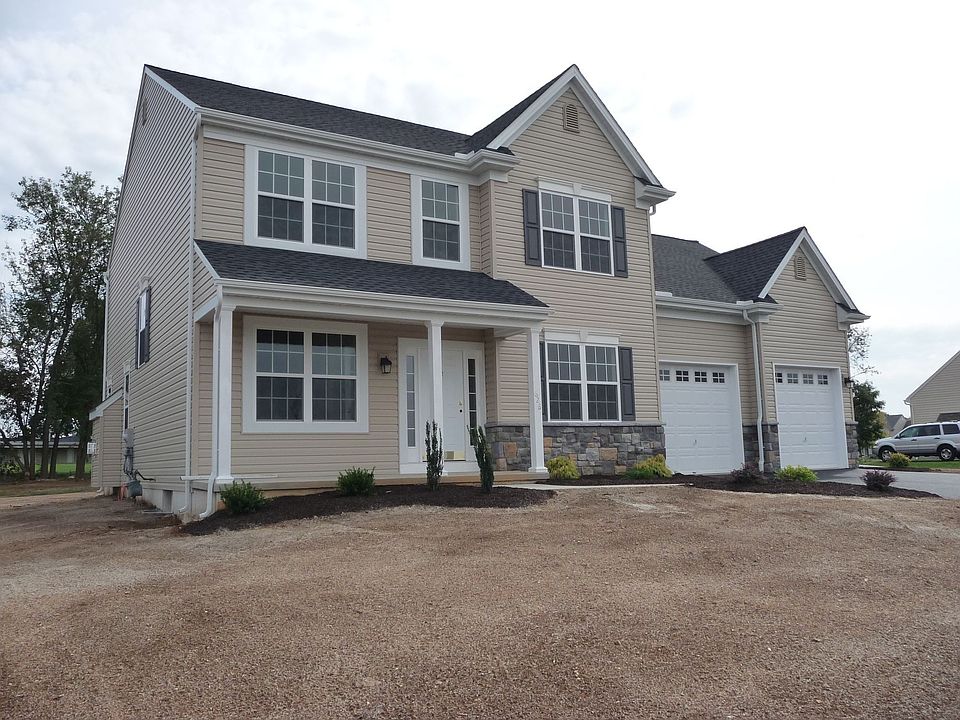 2nd image of 628 Melissa Ln