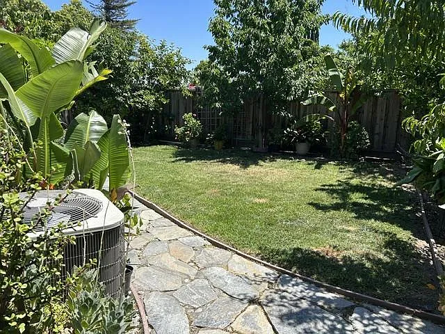 4 bed, 1318 sqft, $5,800 — Photo 4