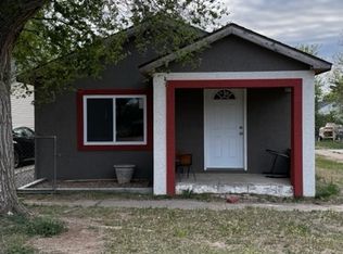 903 Minneola Rd, Dodge City, KS 67801