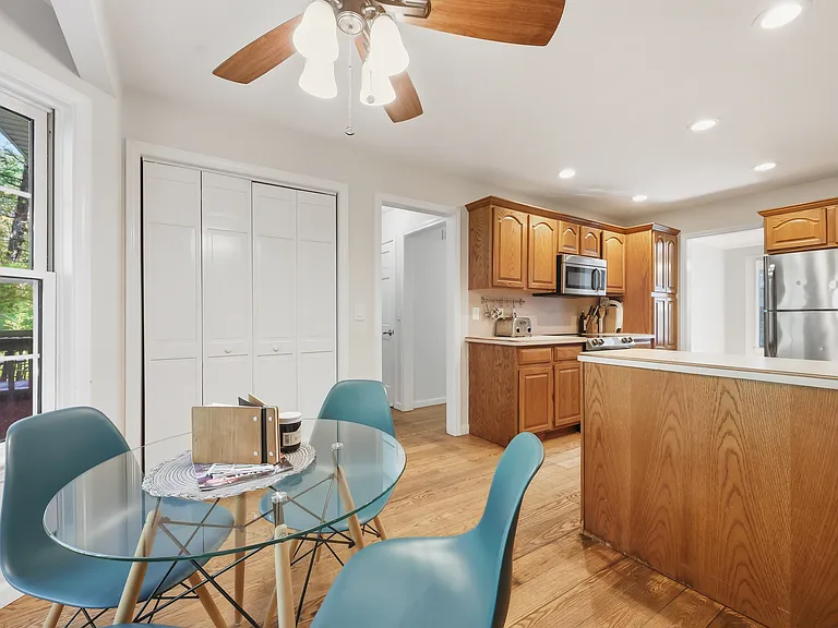 121 W Wakefield Blvd — Photo 10