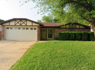 119 Hidalgo Ln, Arlington, TX 76014