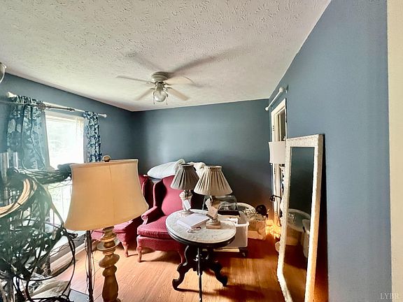 5th image of 2417 Campbell Ave
