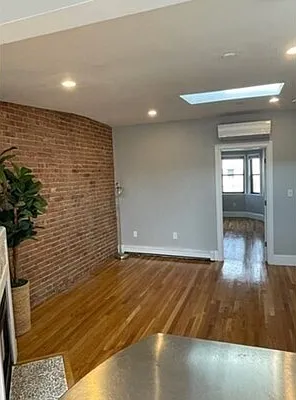 806 Tremont St #6
