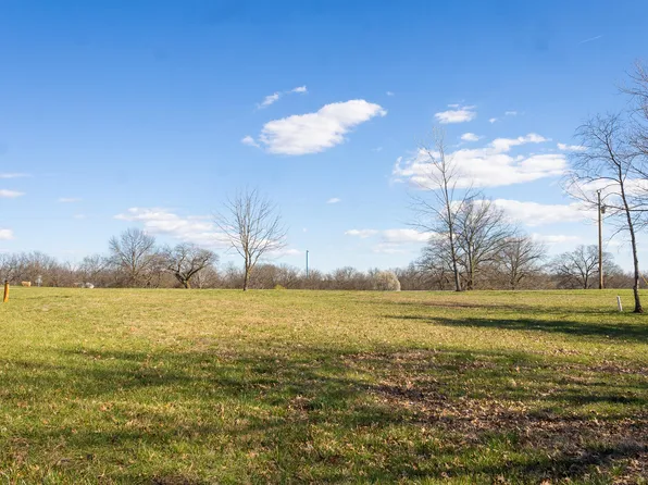 Parkway Dr, Keytesville, MO 65261