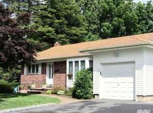 9 Ramsey Rd, Commack, NY 11725