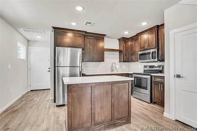 724 N Date Ave — Photo 7