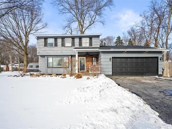 292 Erath Dr, Rochester, NY 14626