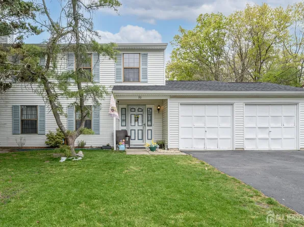 20 Snowdrift Ln, Howell, NJ 07731