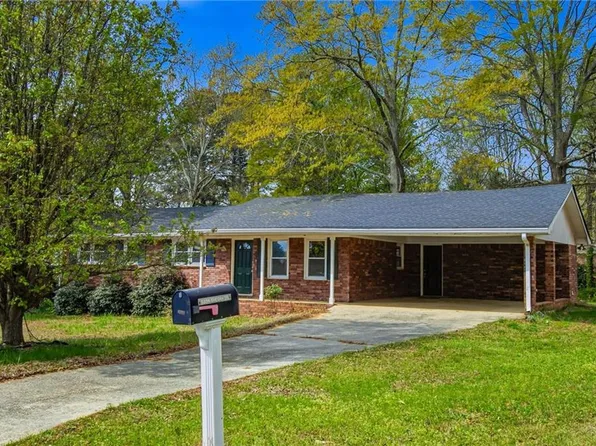 3354 Cheoah Dr, Douglasville, GA 30135