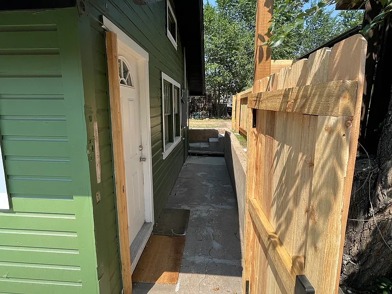 321 E Evans Ave — Photo 17