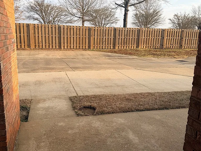 8213 Dison Dr — Photo 15