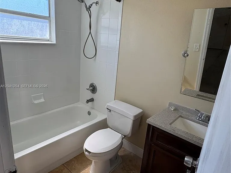 2399 Harbor Town Dr — Photo 11