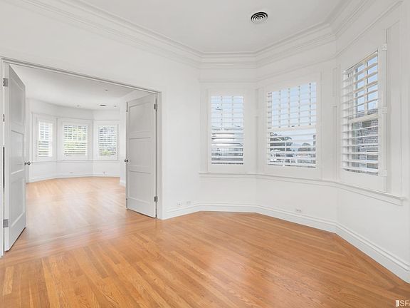 5th image of 2666 Baker St