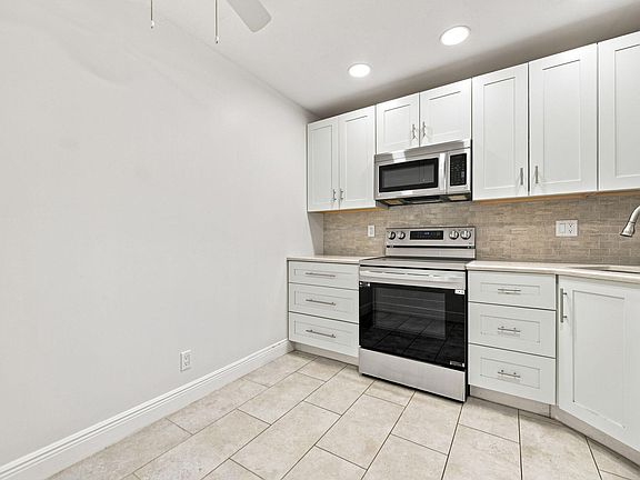 2nd image of 2662 Carambola Circle N