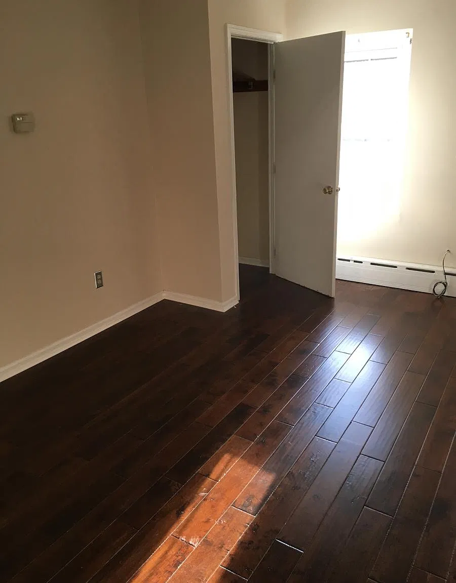 131 N Mole Street — Photo 1