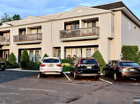 31 Willow Wood Sq Unit 31, East Rutherford, NJ 07073