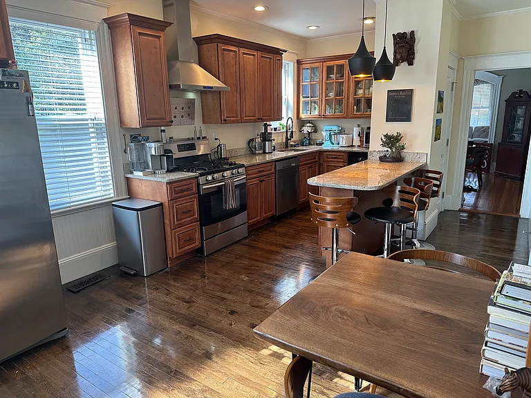40 Winthrop St #1 — Photo 9