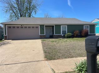 2300 S 17th St, Rogers, AR 72758