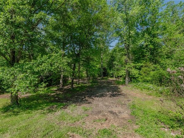 6113 Cain Forest Dr, Walkertown, NC 27051