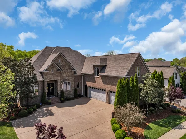 1055 Litchfield Pl, Gallatin, TN 37066