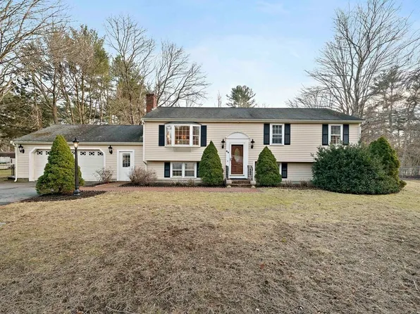 69 Plain St, Pembroke, MA 02359