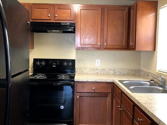 4th image of 5111 Doncaster Ave