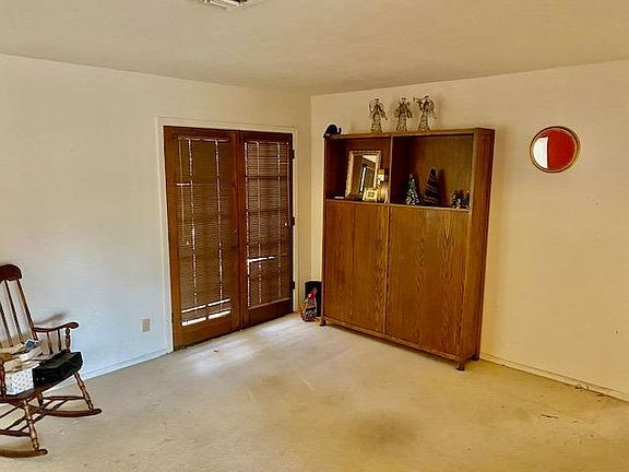 5th image of 1244 E Saginaw Way