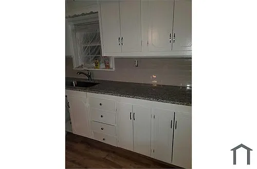 202 McElroy St Photo 1