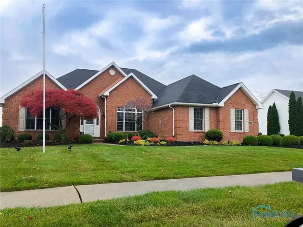 577 Bridgewater Dr, Oregon, OH 43616