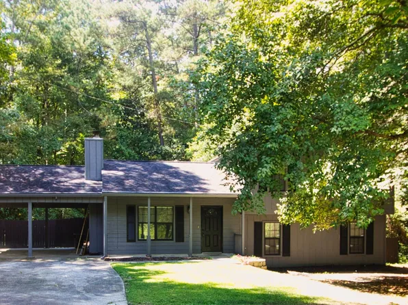 4685 Barnes Ct, Loganville, GA 30052