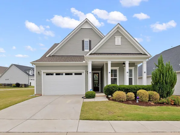 313 Warm Wind Dr, Clayton, NC 27527
