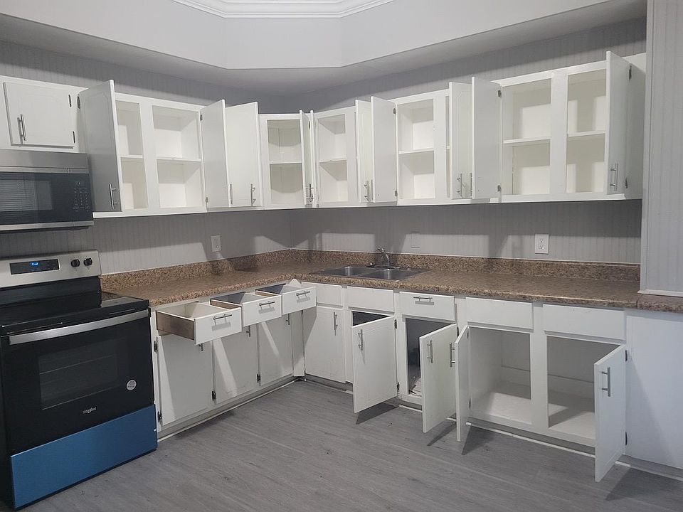 1st image of 550 Green St