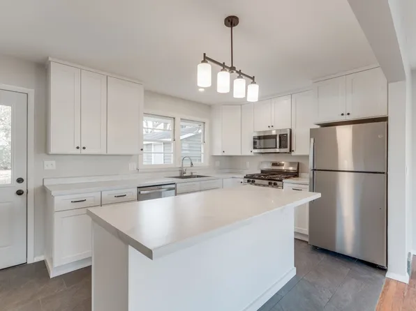 1206 S Mattis Ave, Champaign, IL 61821